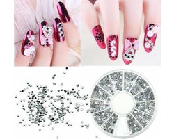 Doosje Rhinestone Zilver - Carrousel -Strass nagel steentjes / Nagel diamantjes / Nail art — cadeau in Verzorging