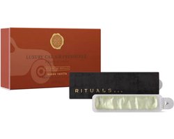 Rituals - Auto Parfum - 2x Auto Luchtverfrisser Refills 3 gram + 1x Houten Houder voor Luchtverfrisser - Suede Vanilla - Houtige vanillegeur - Autoparfum - Car Perfume - Refill - Navulling — cadeau in Verzorging