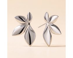 Lundholm. Luxe Oorbellen Dames Zilver kleurig Bruids Oorbellen Sieraden Bruiloft – Premium Stainless Steel Jewellery – Statement Oorstekers Bloem - My Amy Serie – Elegant Cadeau voor Haar – Luxe Geschenkverpakking — cadeau in Sieraden