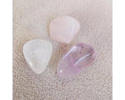 Edelsteen set Gouden driehoek - Amethist, Bergkristal, Rozenkwarts - Perfect cadeau voor vrouwen- Inclusief uitleg - Spiritueel - Amethyst, Clear quartz, Rosequartz - 100% NATUURLIJK — cadeau in Cadeau-ideeën