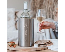 Gegraveerde wijnkoeler RVS - Champagnekoeler van roestvrijstaal - Gravering "Cheers!" - Houd je Wijn, Champagne of Rosé koel - Stijlvol design in haarscherpe lasergravure — cadeau in Kookcadeaus