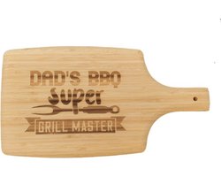 Houten Snijplank - Serveerplank  Dad`s BBQ - Papa`s BBQ - Vaderdag - Geschenk - Gepersonaliseerd Cadeau — cadeau in Kookcadeaus