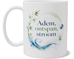 Mok met Tekst - Adem, ontspan, stroom - Tai Chi Cadeau - Koffiemok met Bamboe Aquarel - Zen Beker met Inspirerende Quote - Dubbelzijdig Bedrukt - 330 ml — cadeau in Kookcadeaus