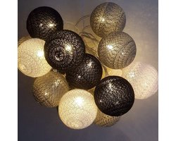 Decoratieve LED Lichtketting met Katoenen Bollen op Batterijen voor Sfeervolle Verlichting — cadeau in Wonen & Interieur