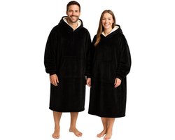 Badrock hoodie deken - Zwarte capuchon deken - Extra Lang 120cm - fleece deken met mouwen en capuchon – Oversized hoodie deken met mouwen – Draagbare deken - Fleece TV deken – Plaid met mouwen – Warm & zacht – Fleece poncho - zwart — cadeau in Wonen & Interieur