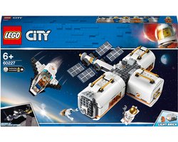 LEGO City Lunar Space Station 60227 — cadeau in Spellen & Speelgoed