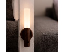 LED Sensor Wandlamp - Draagbaar - Oplaadbaar - Nachtlampje met Magnetische Basis - Indoor Gebruik - 1 Pack Walnoot Hout — cadeau in Wonen & Interieur