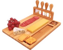 Lomera Bamboe Borrelplank - Kaasplank Met Mesjes - Extra Grote Kaasplank - Bamboe Materiaal - Grote Serveerplank - Borrelplank Voor Kaas - Kaasplank Set - Duurzame Bamboe - Borrelplank Cadeau - Kaasplank Voor Feestjes — cadeau in Kookcadeaus