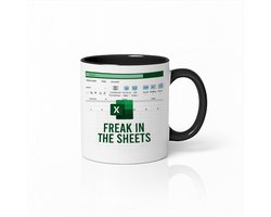 Freak in the Sheets Mok 330ml – Witte Keramische Koffiemok met Zwarte Oor – Grappig Kantoor Excel Geïnspireerd Design Cadeau voor Collega’s & Spreadsheet Liefhebbers — cadeau in Cadeau-ideeën