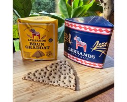 Leksands Knäckebröd bewaarblik - gevuld met een pakje knackebrod - driehoek - enkel — cadeau in Koken & Dineren